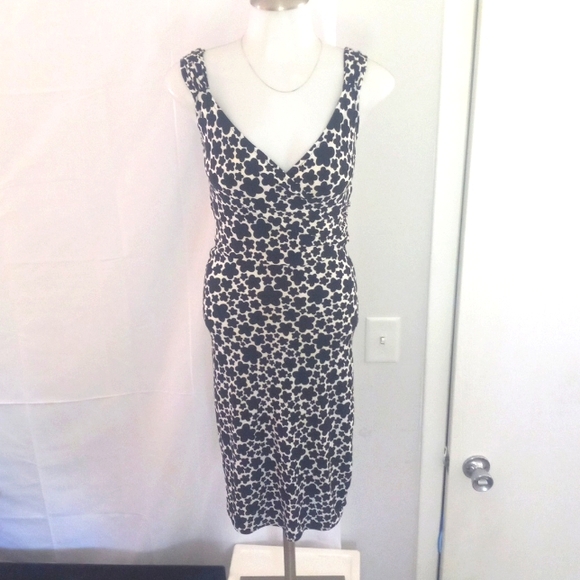 Elegant Black and White Floral Dress Xs - Picture 4 of 6